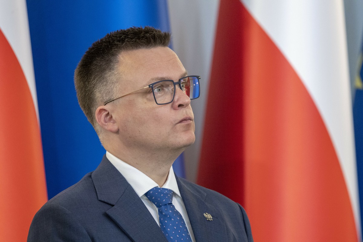 Zwolnienia w Eko-Oknach. Szymon Hołownia reaguje na kryzys w polskim gigancie