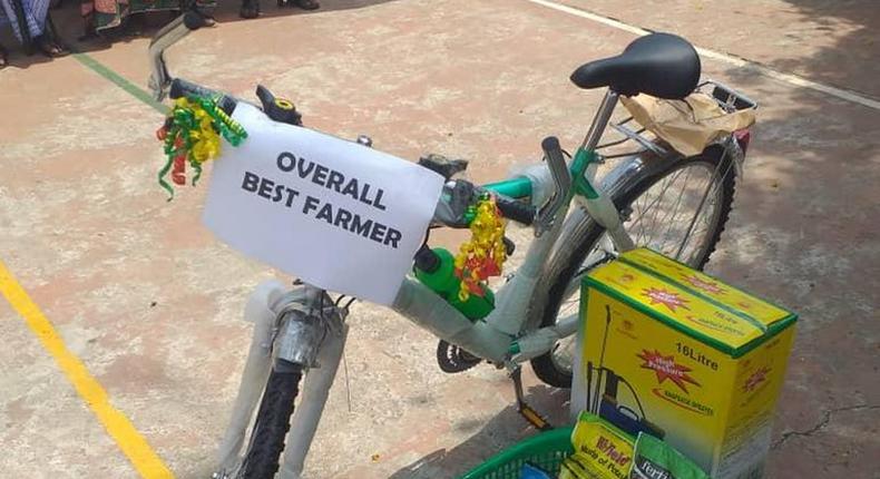 Overall Best Farmer for Accra Metropolitan Asembly gets bicycle