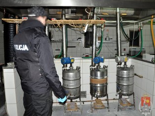 Policja zamknęła fabrykę amfetaminy. Produkcja na skalę przemysłową warta 4 mln zł