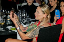 Daria Ładocha filozofuje na temat tatuaży. Mówi o "zamalowanych na ciele historiach"