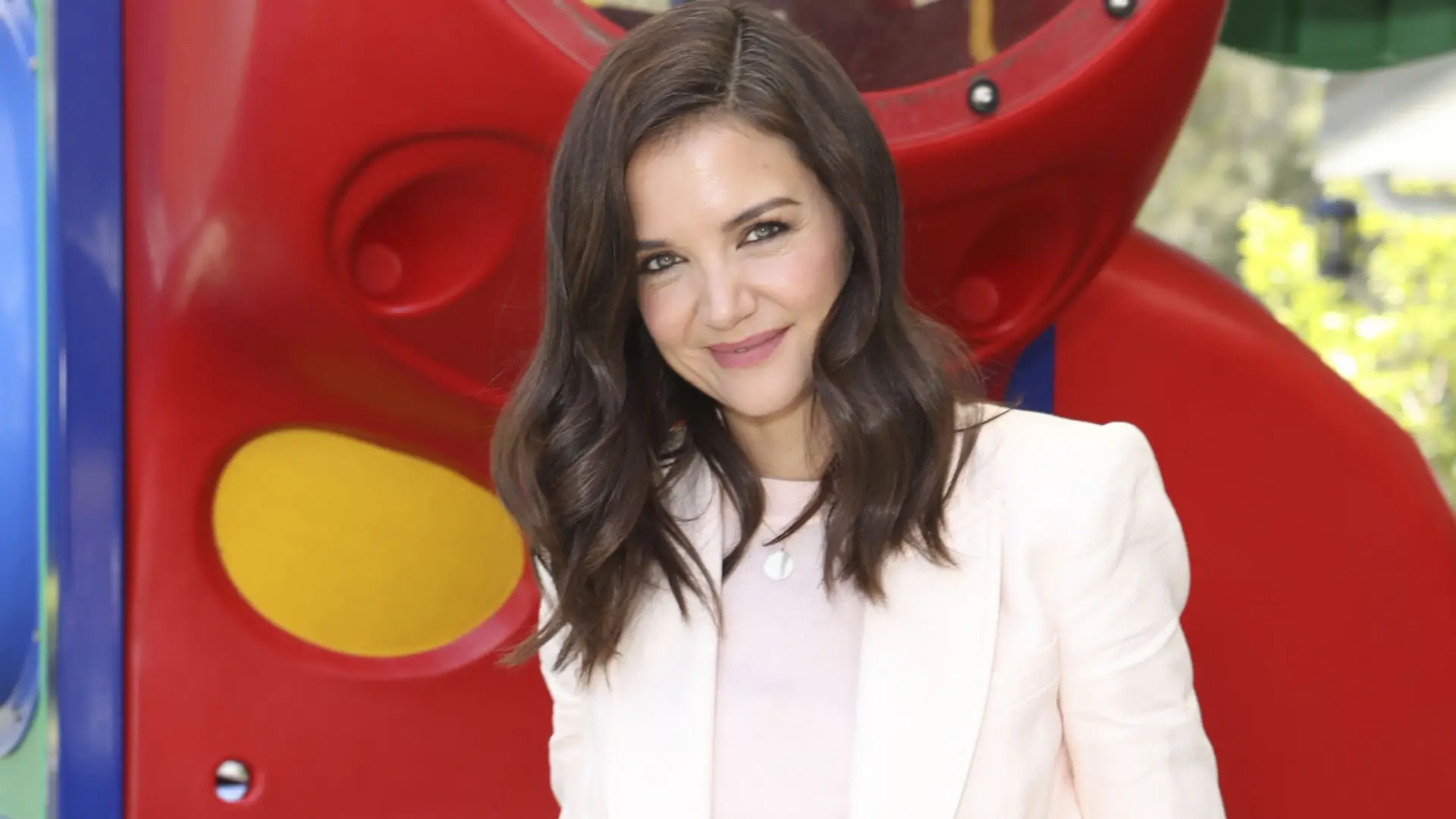 Katie Holmes pokazała rozstępy w australijskim "Vogue". Fani są zachwyceni