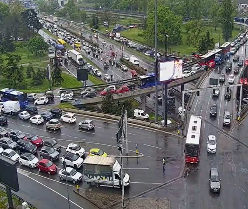 Autokomanda i pogled na auto-put