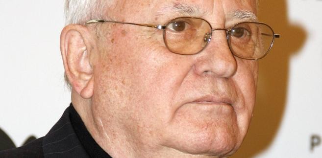 <b>Ostatni przywódca Komunistycznej Partii Związku Radzieckiego i jedyny prezydent ZSRR ZSRR Michaił Gorbaczow</b>
<br>
<br>
Inną drogą, trochę nietypową, poszedł Michaił Gorbaczow. Po zakończeniu kariery wziął udział w kliku reklamach, miedzy innymi marek Louis Vuitton i Pizza Hut. 
<br>
<br>
Także, w towarzystwie  dwóch innych laureatów Nagrody Nobla - Nelsona Mandeli i Lecha Wałęsy - reklamował Chryslera 300C. A dokłądnie: w reklamówce emitowanej w Stanach Zjednoczonych zostały użyte zdjęcia wykonane jeszcze podczas jednej z oficjalnych wizyt, pokazujące moment, gdy prezydent wysiadał z samochodu marki Chrysler. Podobno nie obyło się bez wynagrodzenia.