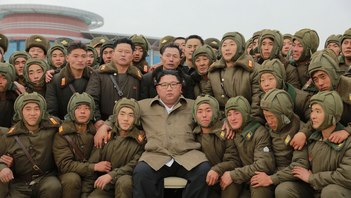 Korea Północna. Kim Dzong Un nadzoruje ćwiczenia wojskowe