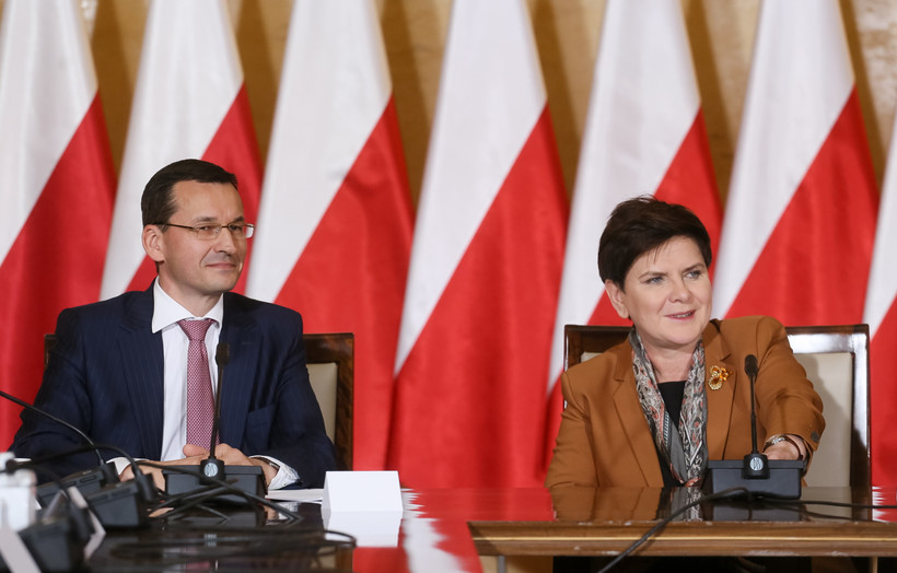 Mateusz Morawiecki i Beata Szydło przed pierwszym posiedzeniem Komitetu Ekonomicznego Rady Ministrów.