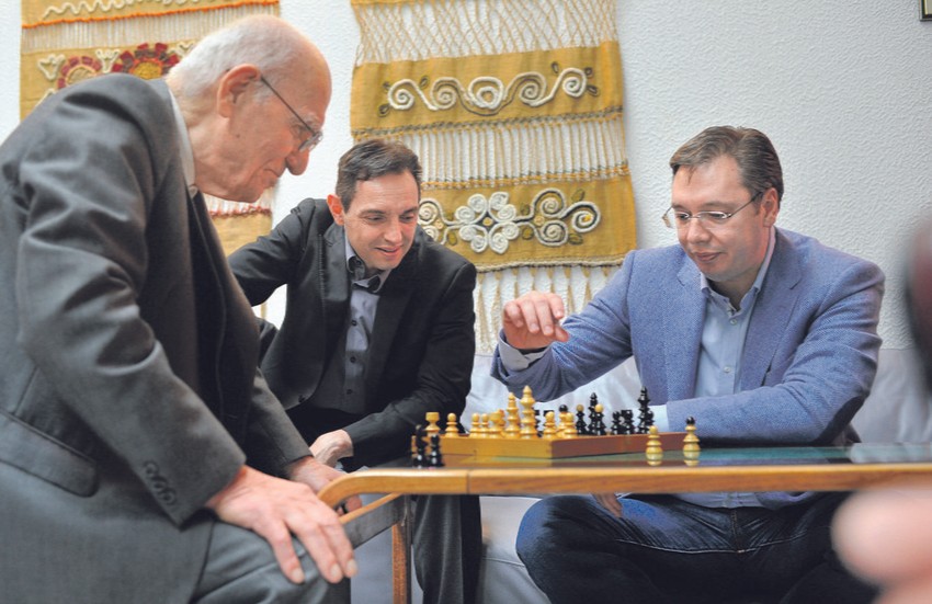 Šahovska partija je jedna od glavnih scena u filmu