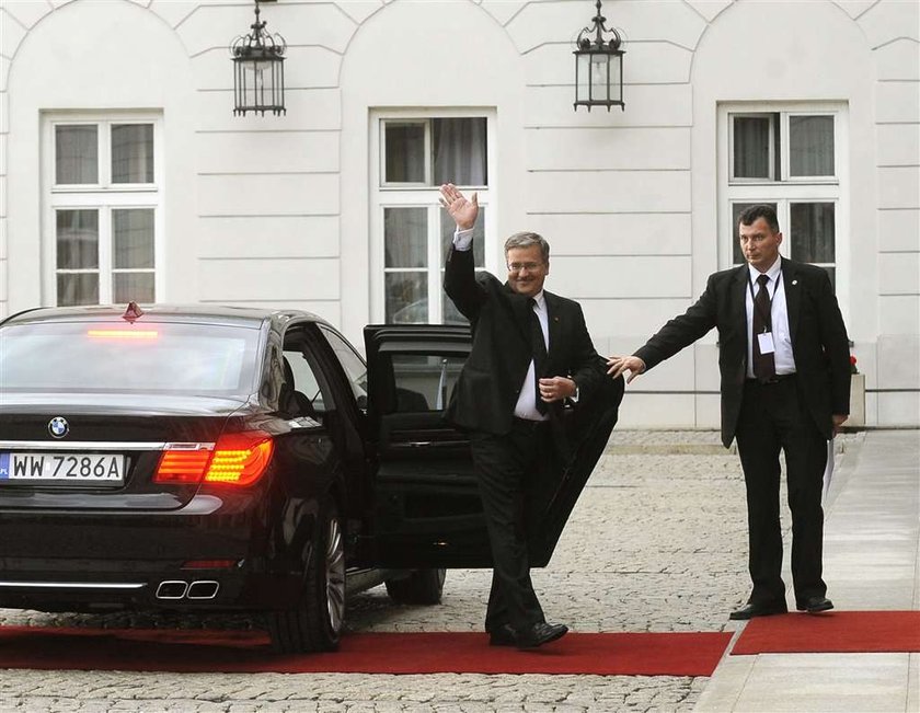 Komorowski stracił 16 limuzyn