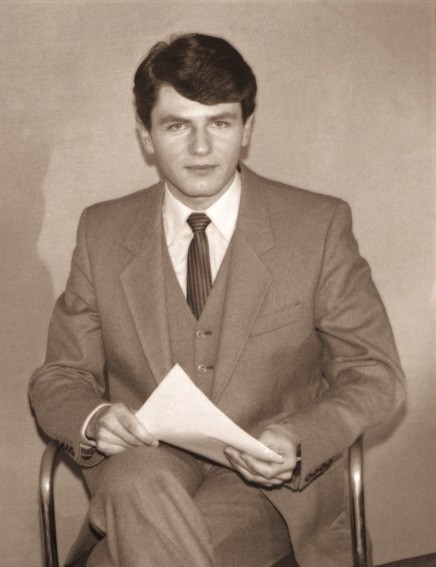 Miloš Bubán ako mladý hlásateľ. 