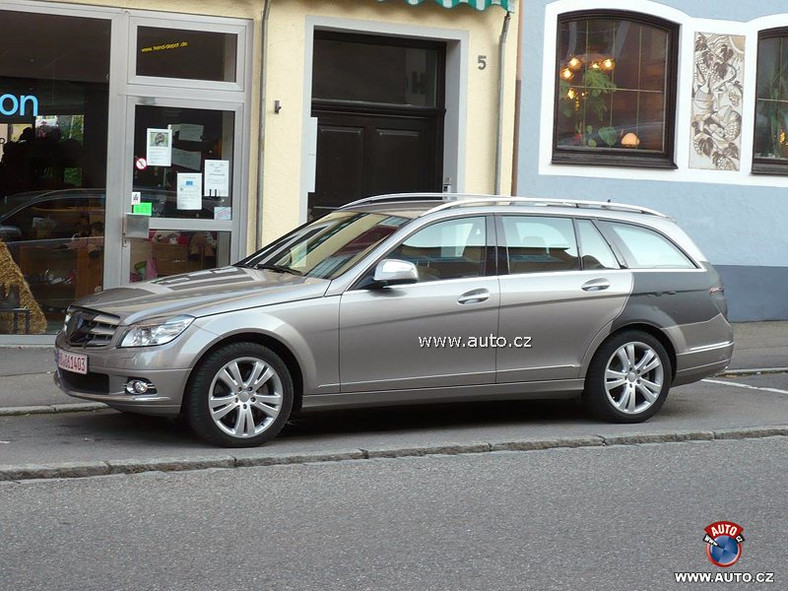 Zdjęcia szpiegowskie: Kombi Mercedes-Benz klasy C w zbliżeniu (premiera już wkrótce)