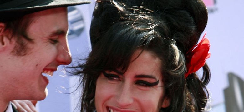 Twórczość Amy Winehouse w śmietniku