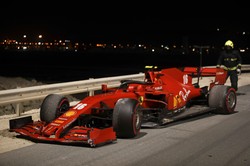 Charles Leclerc ukarany za spowodowanie kolizji na początku wyścigu w Bahrajnie