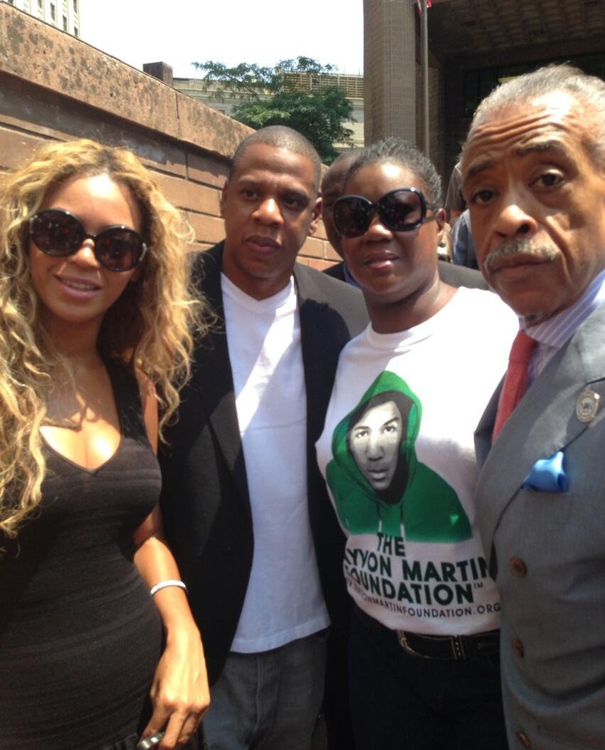 Džej Zi i Bijonse sa majkom Trejvona Martina Sabrinom Fulton i velečasnim Alom Šarptonom