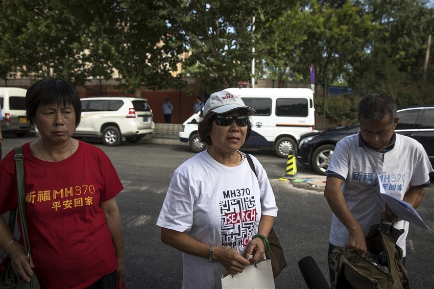 Rođaci stradalih putnika malezijskog aviona MH370 u Pekingu (arhiva)