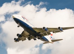 Kłopoty na lotnisku? Poznaj swoje prawa!