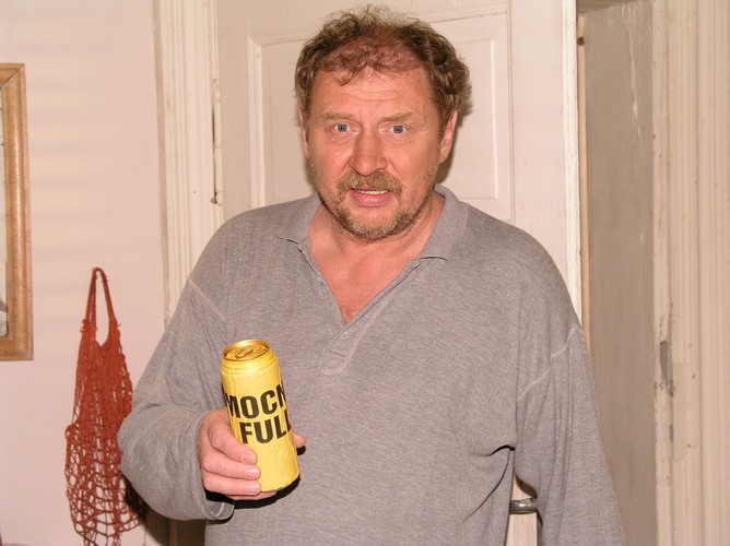 Andrzej Grabowski jako Ferdynand Kiepski w serialu 'Świat według Kiepskich'