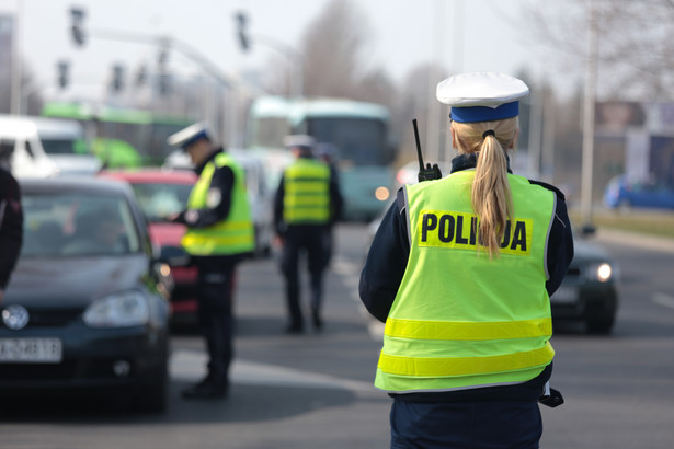 Policjanci ostrzelali złodzieja w Siedlcach. Rozbił auto i... uciekł