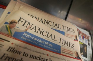 "Financial Times": Europa nie potrzebuje kontrrewolucji Orbana i Kaczyńskiego