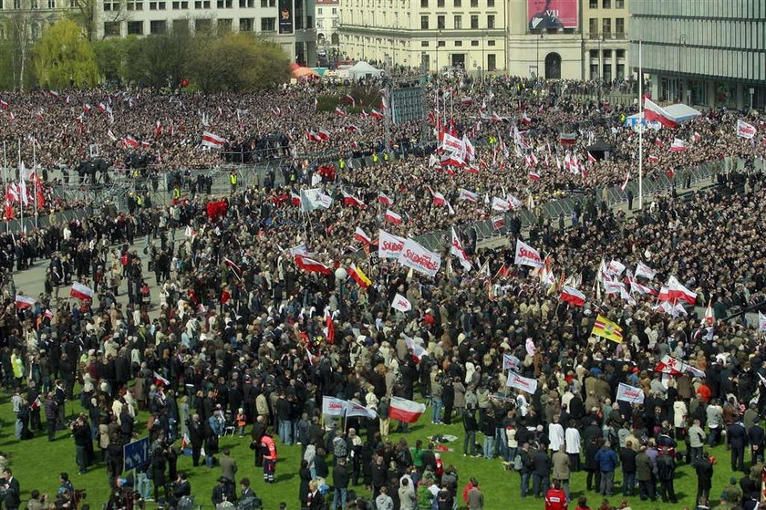 100 tys. ludzi na Pl. Piłsudskiego