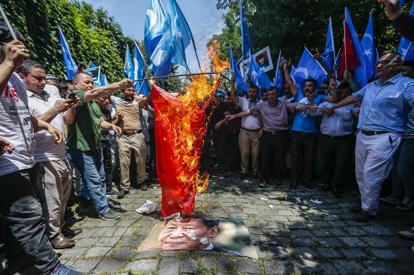 Paljenje kineske zastave u Istanbulu 2018.