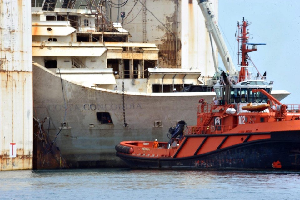 ITALY ACCIDENT COSTA CONCORDIA (Costa Concordia wreck on last 10-nautical mile sea journey)