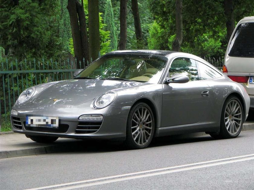 Bieda u Kammela? Sprzedaje kolejne porsche za...