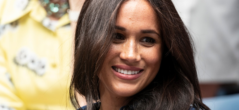 Jeden kosmetyk wystarczył, aby Meghan Markle kusiła spojrzeniem? Jest dostępny także w Polsce