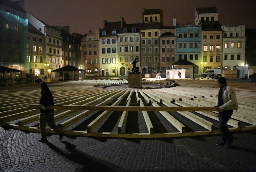 Powstaje lodowisko na Rynku Starego Miasta