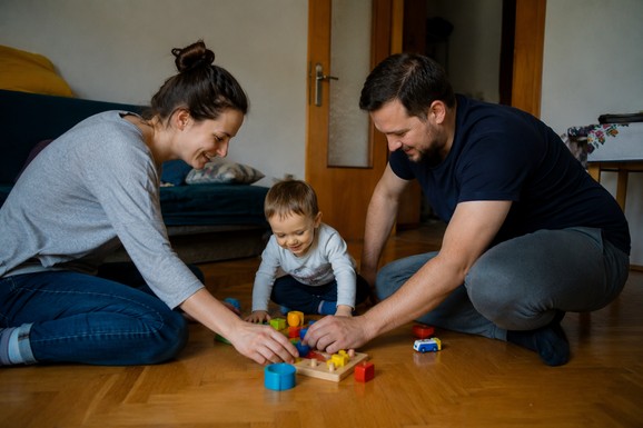Majka ili otac? Istraživanje otkrilo od koga dete zapravo nasleđuje inteligenciju