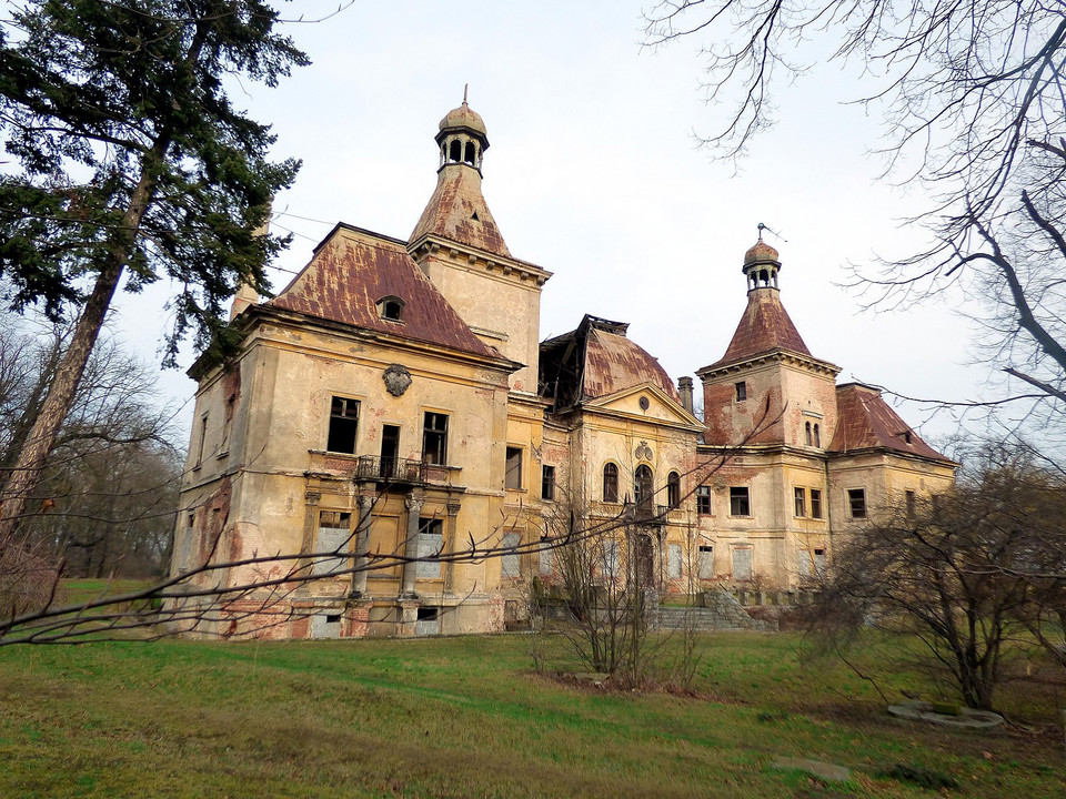 Pałac w Mańczycach - opuszczona rezydencja rodziny von Stosch na Dolnym Śląsku
