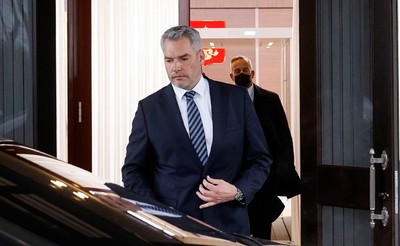 'Bezpośrednia, otwarta i twarda'. Zakończyła się rozmowa Putina z kanclerzem Austrii