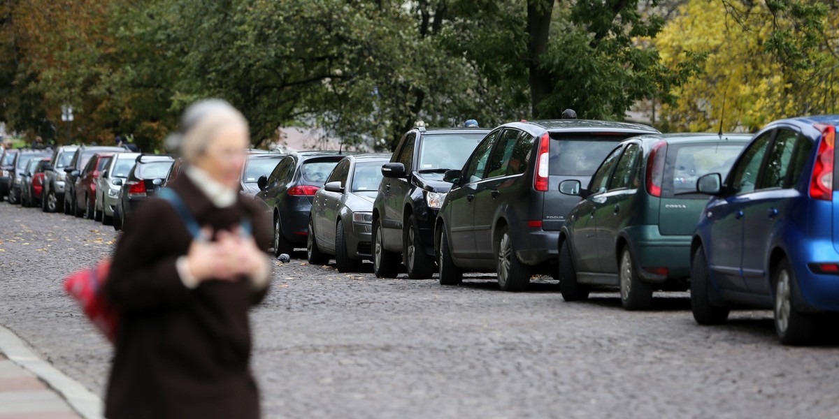 Lekiem na całe zło mogłoby być wspieranie przez samorządy rozwiązań typu car-sharing i ride-sharing