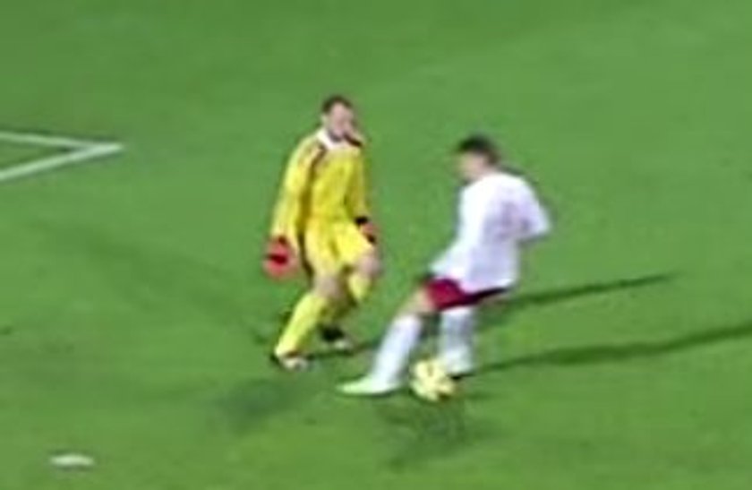 Niemiec ośmieszył Polaka w meczu U20! Wideo stało się hitem w sieci!