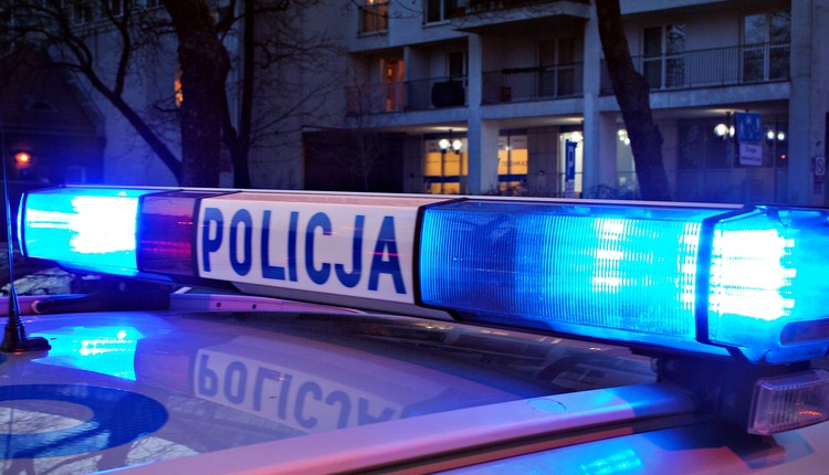Nożownik zaatakował w centrum miasta. 17-latek ciężko ranny, trwa obława