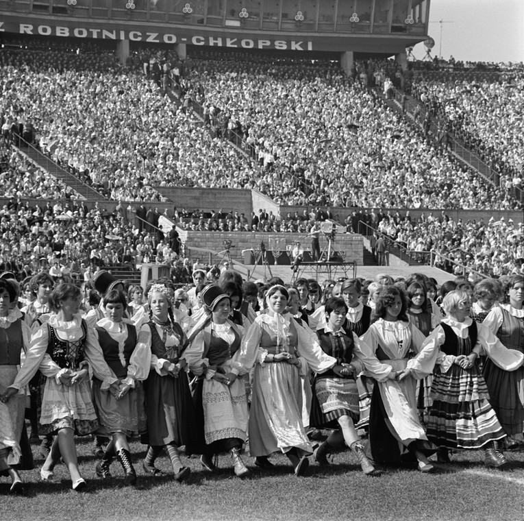 Uroczyste obchody święta plonów na Stadionie Dziesięciolecia.- Warszawa, 08.09.1968 r.