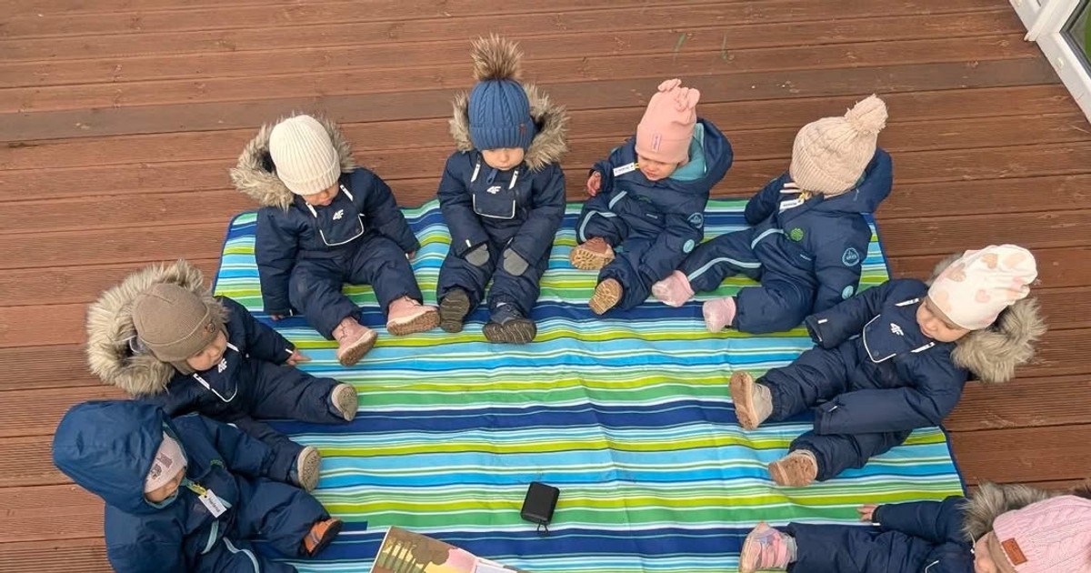 Przedszkolaki z Olsztyna leżakują na zewnątrz przez cały rok. Rodzice są zachwyceni pomysłem