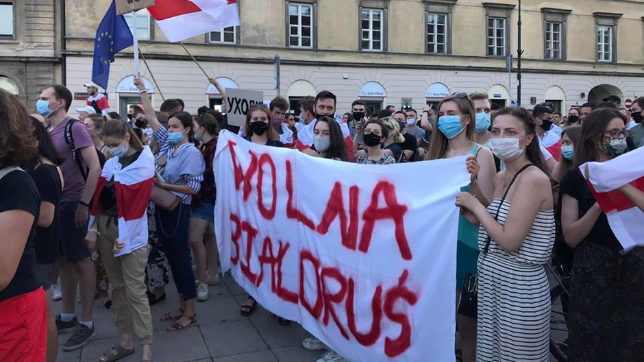 Na Krakowski Przedmieściu odbyła się demonstracja solidarnościowa z obywatelami Białorusi