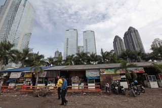 Indonezja: Zapadła decyzja o wstrzymaniu poszukiwań zaginionych po trzęsieniu ziemi