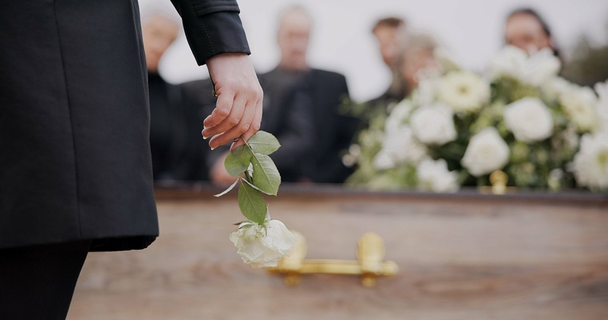4000 zł zasiłku. Jakie warunki trzeba spełnić?