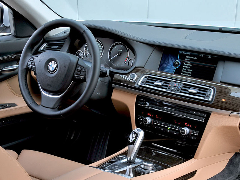 Genewa 2009: premiera BMW 730Ld - komfort i niskie spalanie