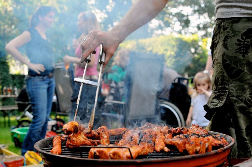 grill grillowanie jedzenie rodzina