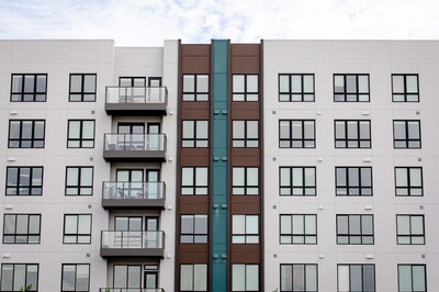 Dlaczego ceny mieszkań wciąż nie chcą spadać? Wyjątkowe zjawisko na rynku