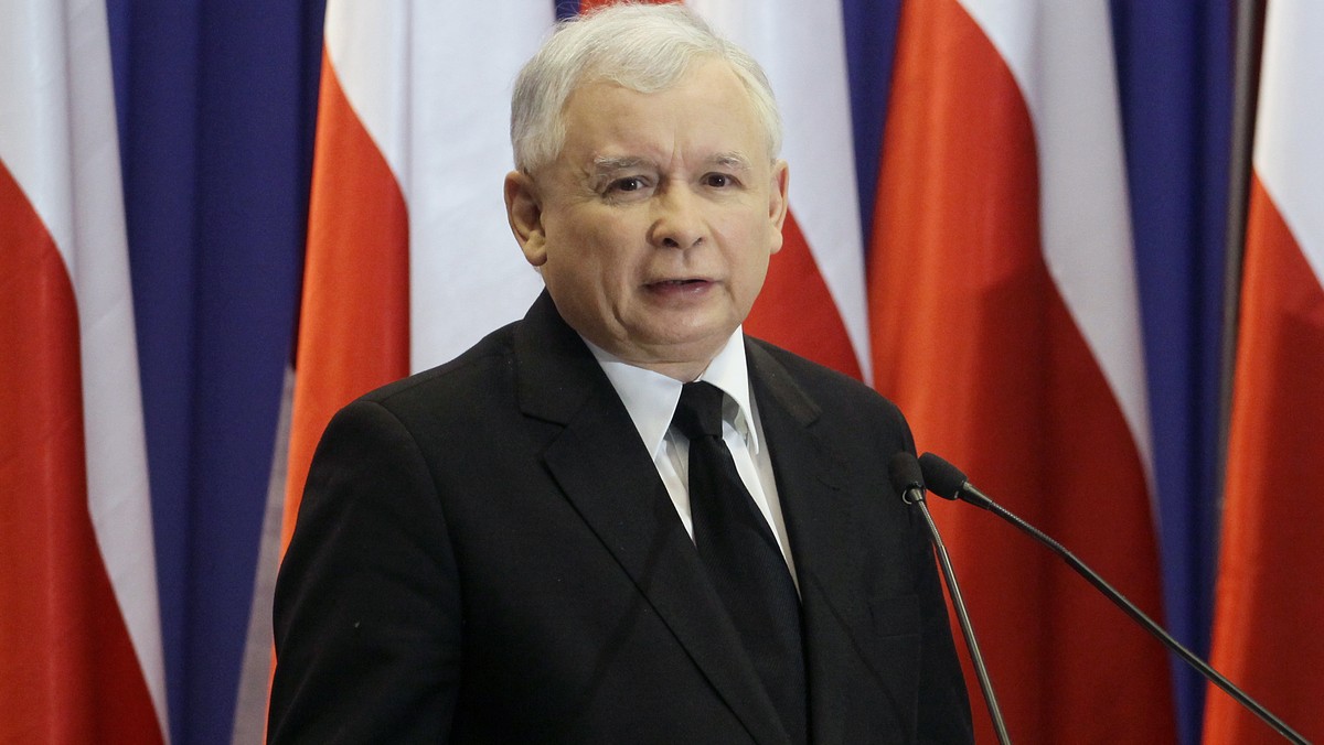 Prezes PiS Jarosław Kaczyński w skierowanym do szefa BBN gen. Stanisława Kozieja piśmie poinformował, że podtrzymuje swoją rezygnację z członkostwa w Radzie Bezpieczeństwa Narodowego.