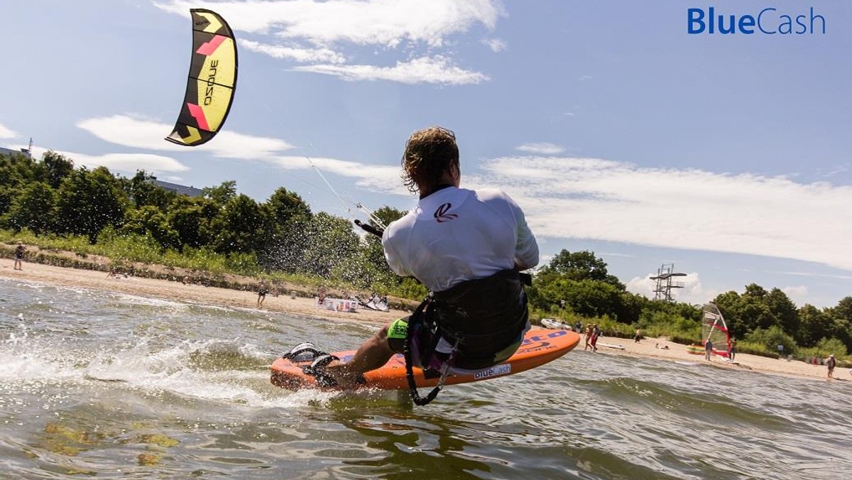 Maks Żakowski kitesurfing