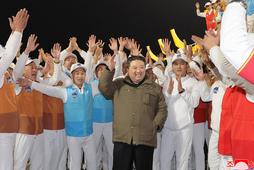 Kim Dzong Un świętuje start północnokoreańskiej rakiety z satelitą szpiegowskim na pokładzie
