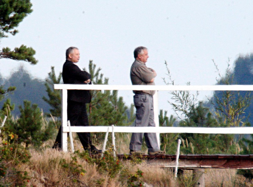 Kaczyńscy zaszyli się na Helu