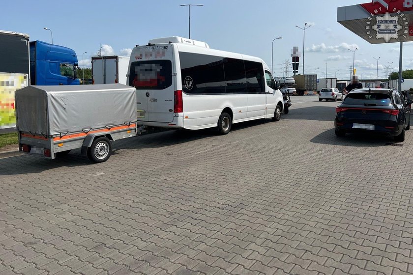 A drunk bus driver transported fourteen people