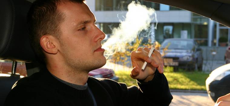 Palenie w aucie - czy zapach pozostaje na zawsze?
