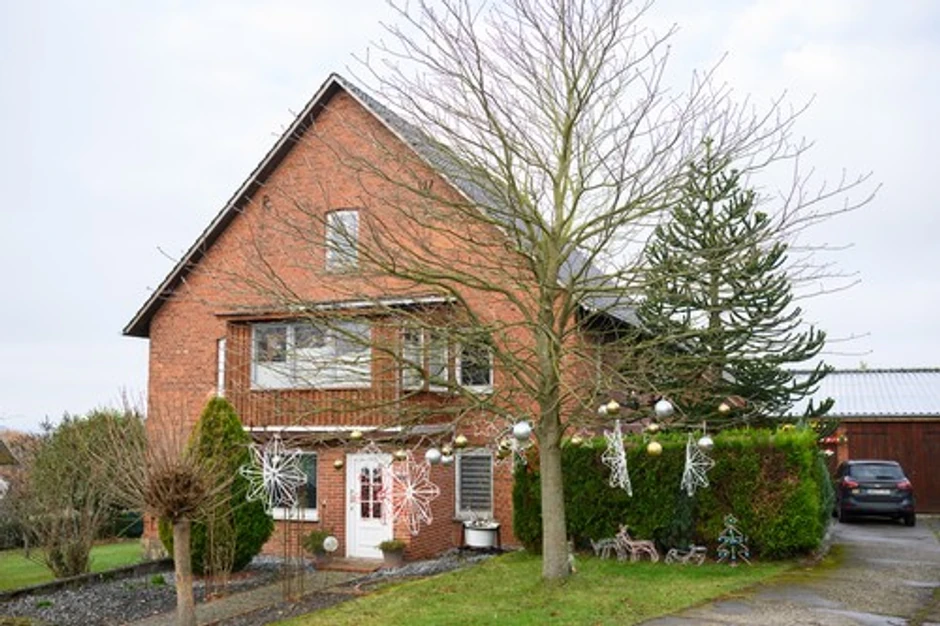 Kuća Suzane i njenog supruga gde su okitili 621 jelku