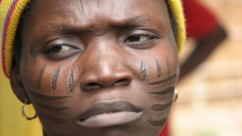 5 most extreme tribal body modifications