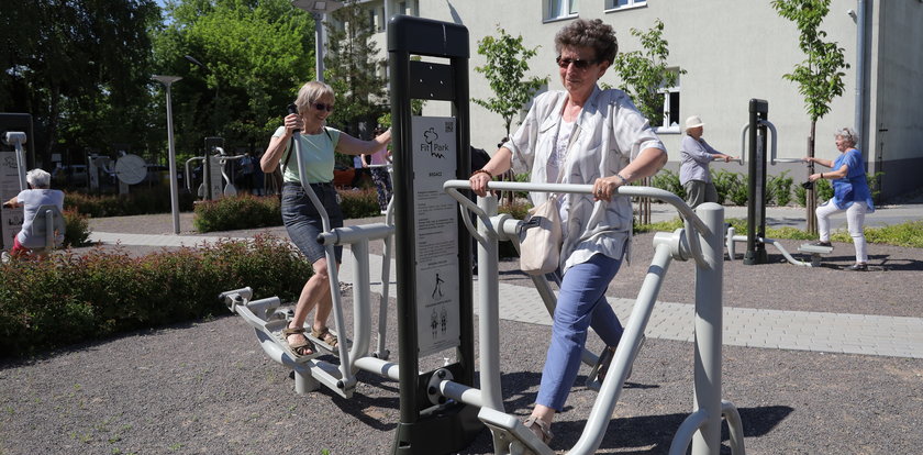 Centrum Seniora w Łodzi powstało przy ulicy Rzgowskiej. Jest siłownia, Nordic Walking i brydż